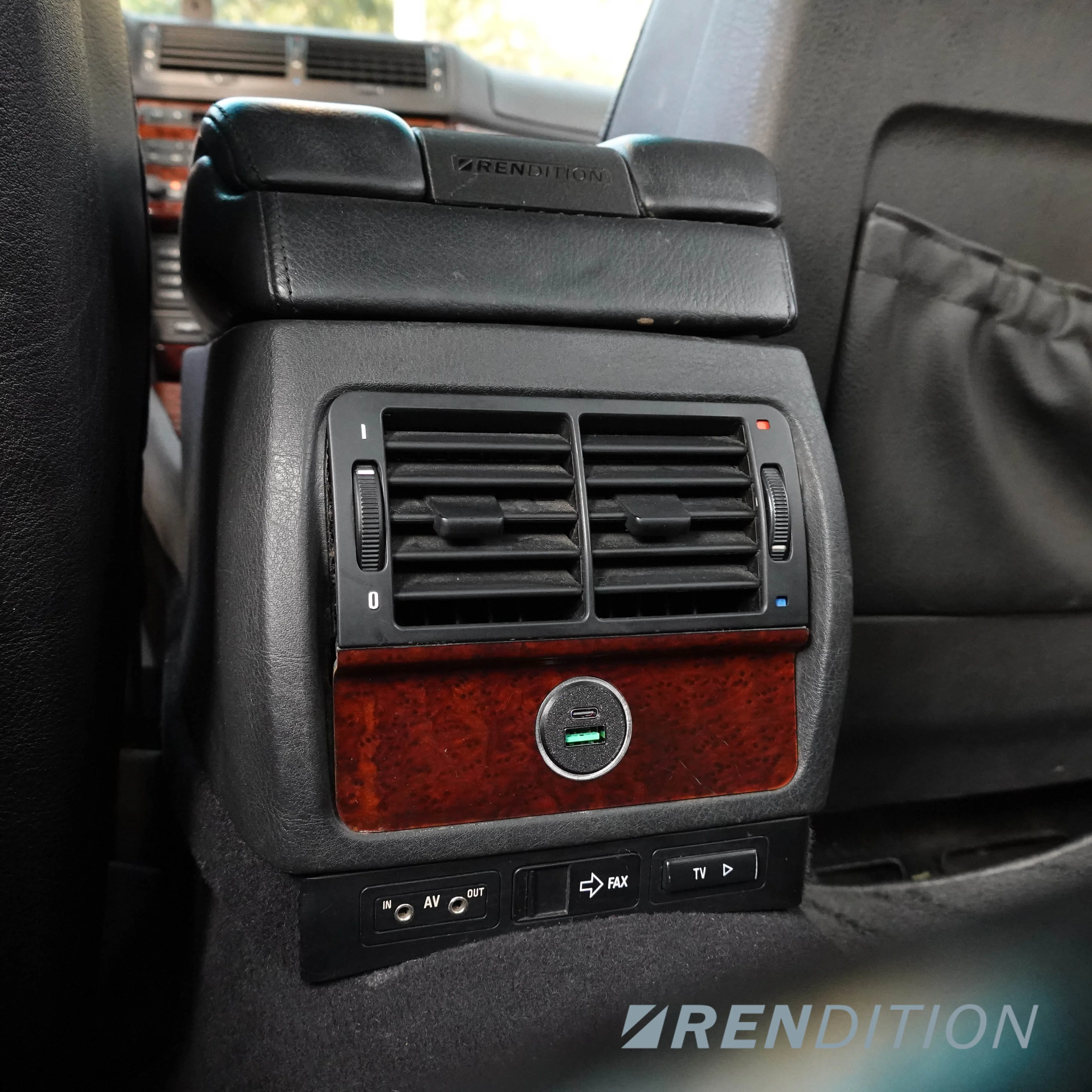 BMW E38 REAR SOCKET USB CHARGER - Image 7