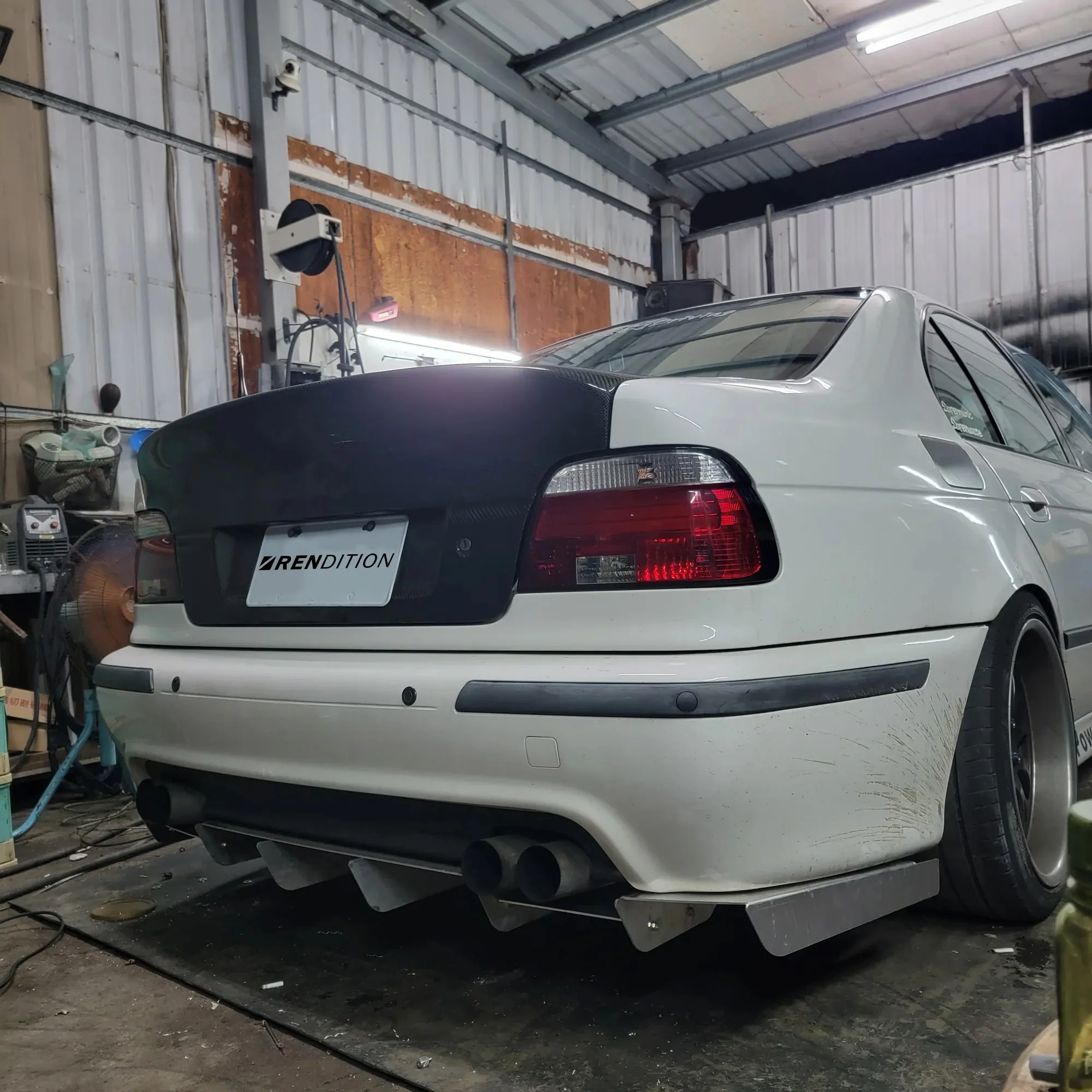 BMW E39 REAR DIFFUSER KIT V2 - Image 5